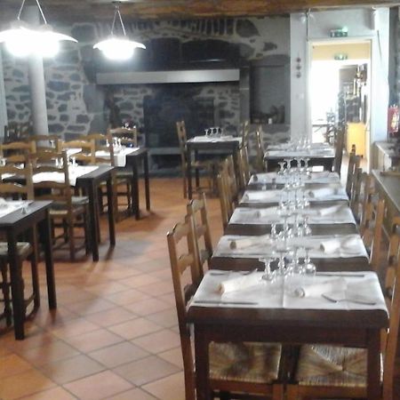 Auberge Les Fontilles Coltines Kültér fotó