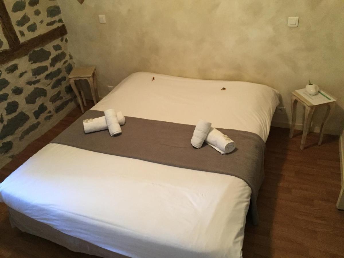 Auberge Les Fontilles Coltines Kültér fotó